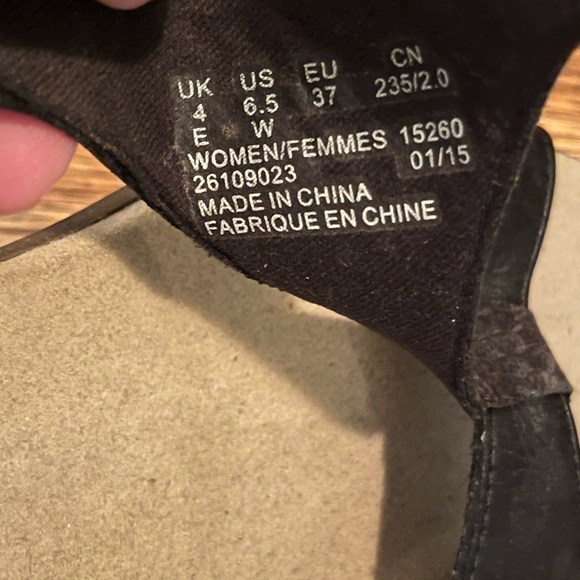 Clark's Black Leather Open Toe Sandals - Picture 6 of 6